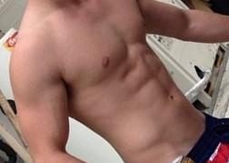 Chico busca chica en Sevilla: 