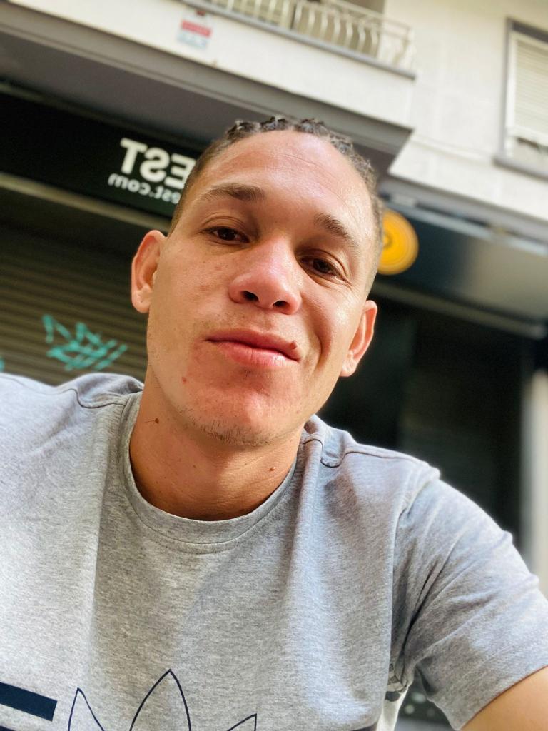 Chico busca chica en Valencia: 