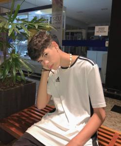 654855840: Chico busca chica en Barcelona