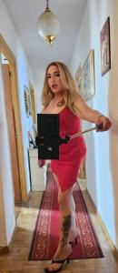 609366890: Transexual en León