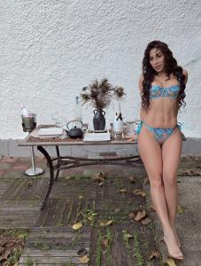 685245186: Chica busca chico en Málaga