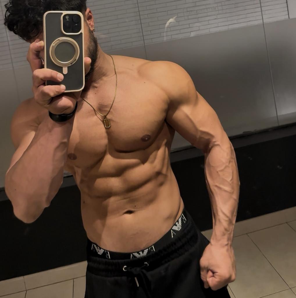 Chico busca chica en Ibiza: 