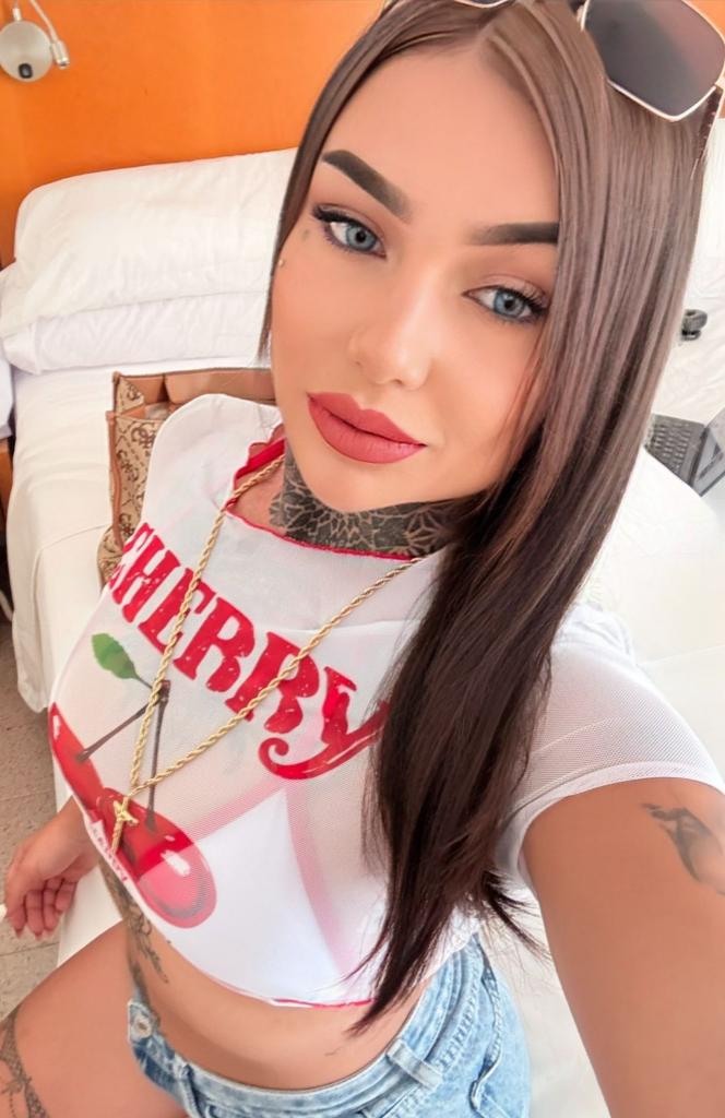 637994852: Chica busca chico en Málaga