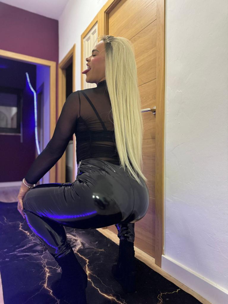 747436726: Transexual en Alicante