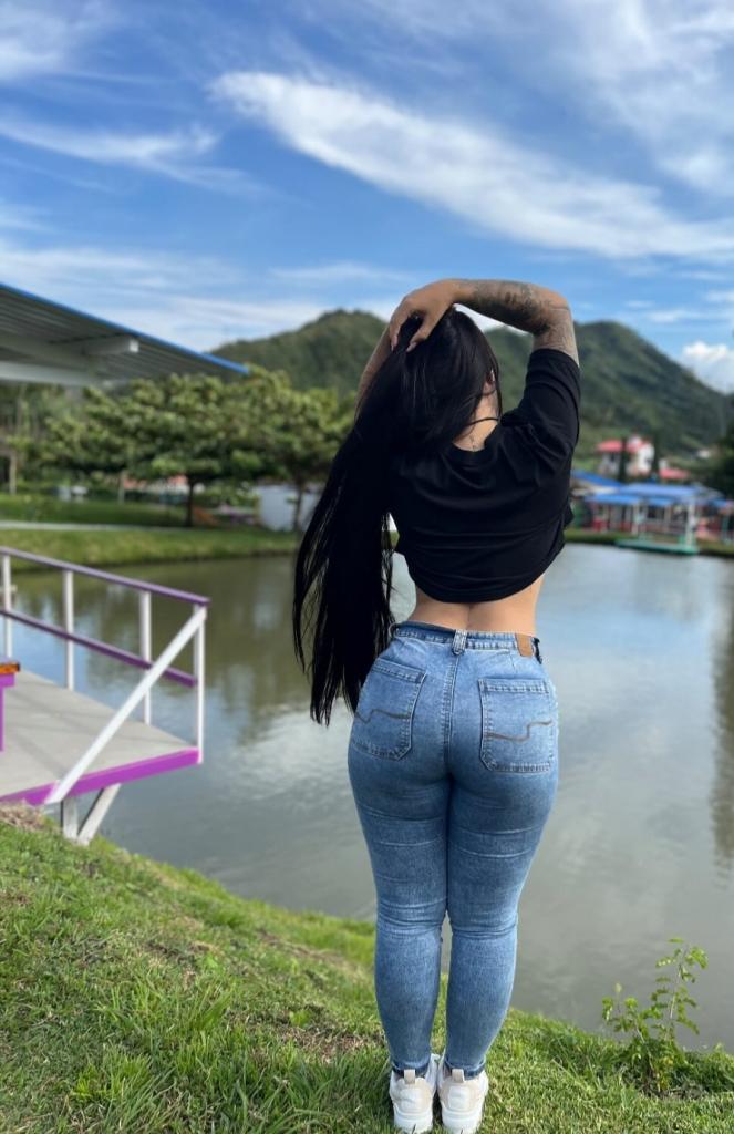 672886635: Chica busca chico en Navarra