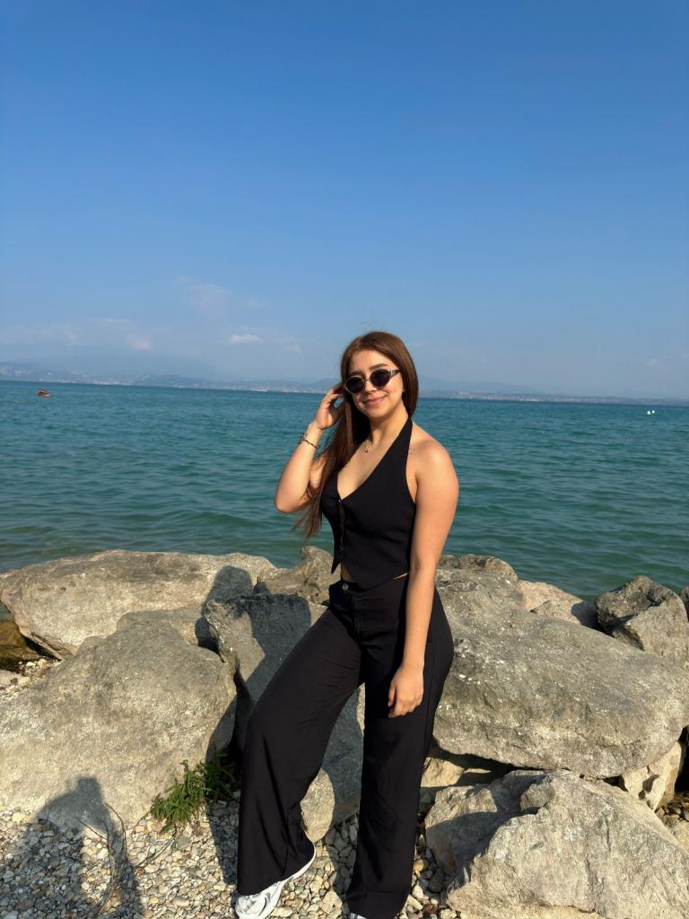 687727521: Chica busca chico en Barcelona