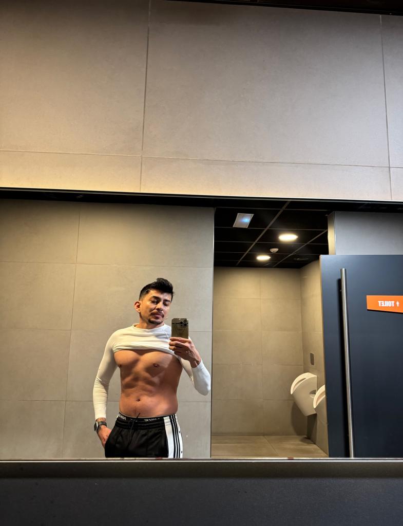 Chico busca chica en Granada: 