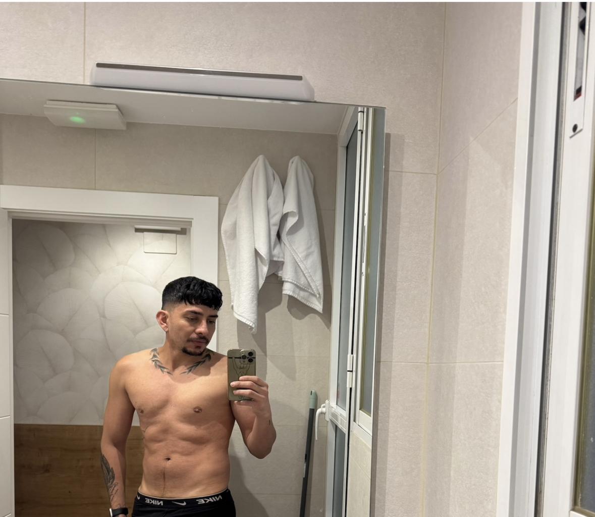 Chico busca chica en Granada: 