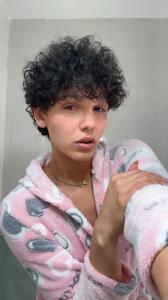 614682863: Chico busca chica en Granada