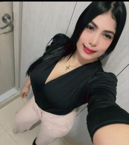 614910505: Chica busca chico en Madrid