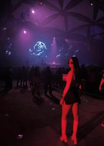 614892322: Chica busca chico en Madrid