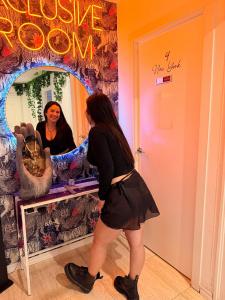 617746381: Chica busca chico en Toledo