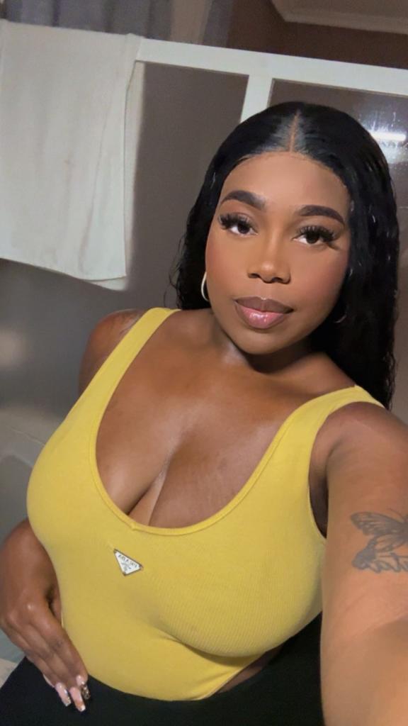 643069644: Chica busca chico en Sevilla