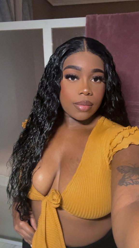 643069644: Chica busca chico en Sevilla