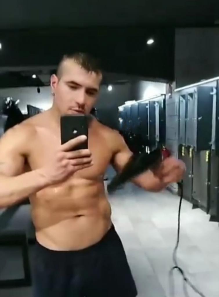 664131787: Chico busca chica en Barcelona