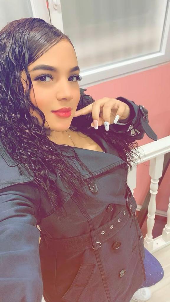 666365091: Chica busca chico en Barcelona