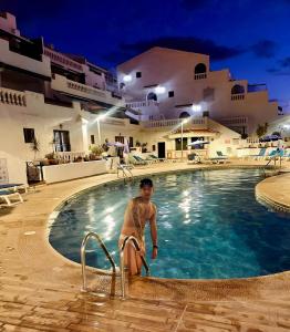 674713300: Chico busca chica en Tenerife