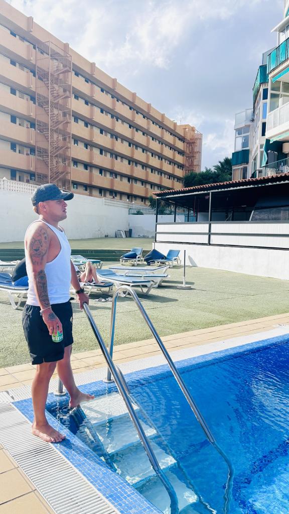 Chico busca chica en Tenerife: 