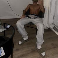 651806430: Chico busca chica en Madrid