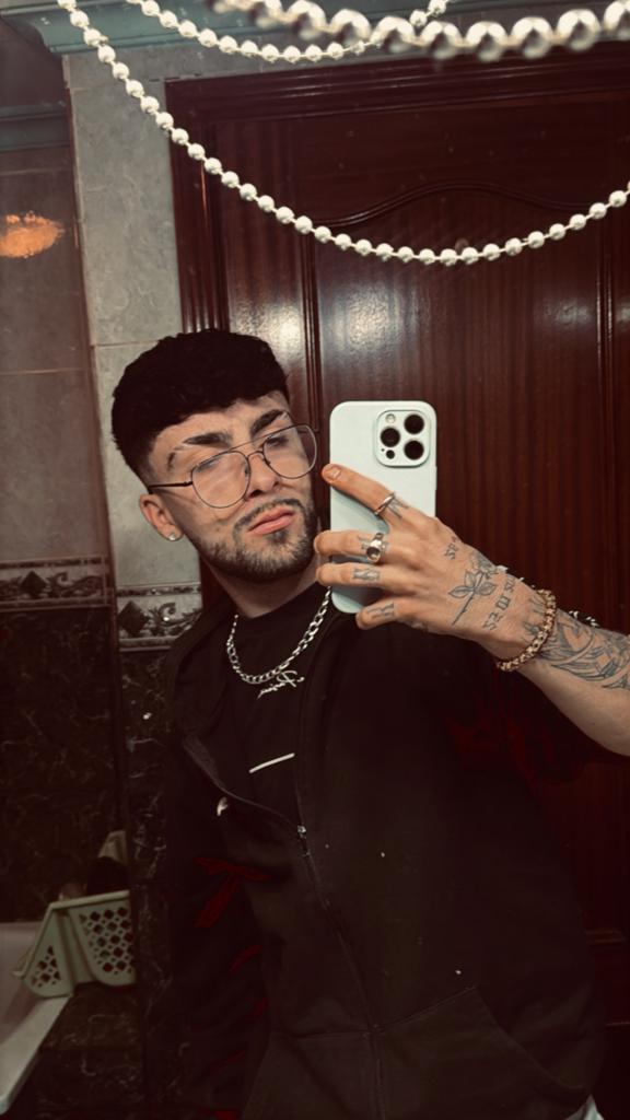 Chico busca chica en Málaga: 