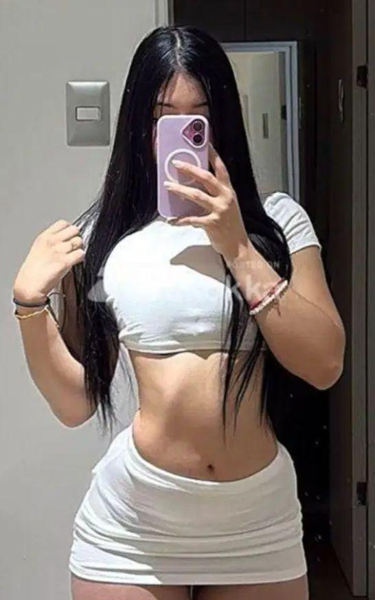 604865413: Chica busca chico en La Coruña