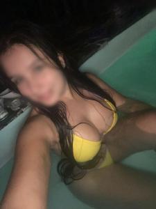 643580717: Chica busca chico en La Coruña