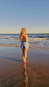 687563911: Chica busca chico en Barcelona