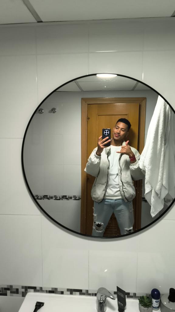 602541593: Chico busca chica en Málaga