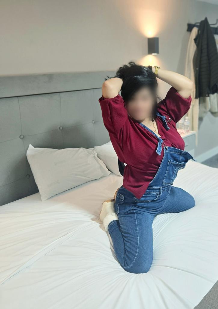 631790349: Chica busca chico en Madrid