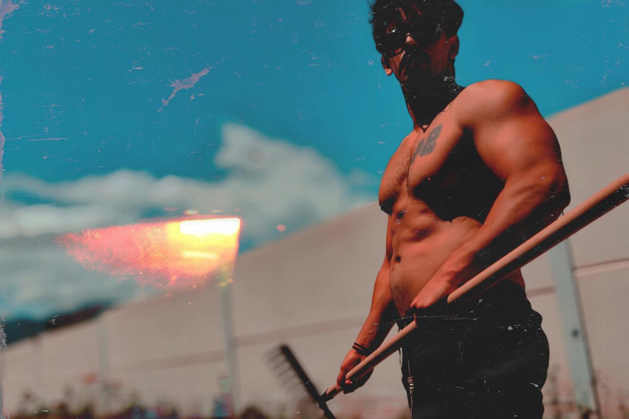 Chico busca chica en Granada: 