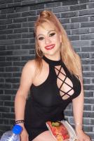 687563911: Chica busca chico en Barcelona