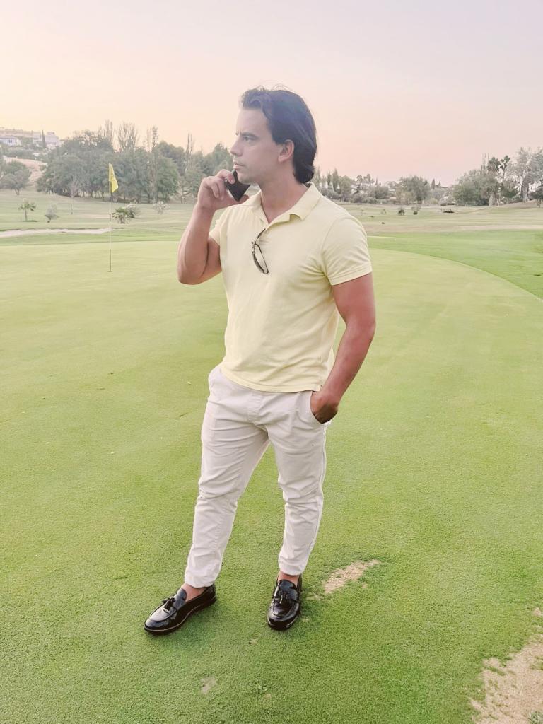 Chico busca chica en Granada: 