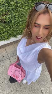 613840770: Travesti en León