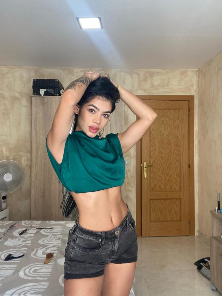 673454182: Chica busca chico en Málaga