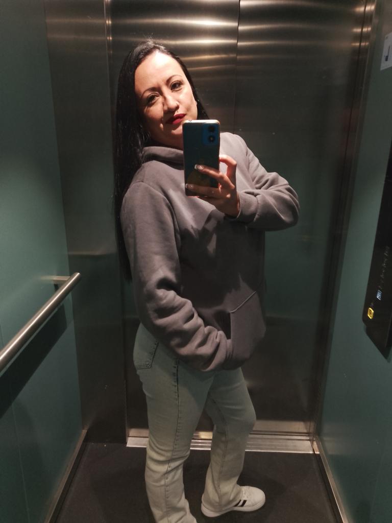 671540215: Chica busca chico en Murcia