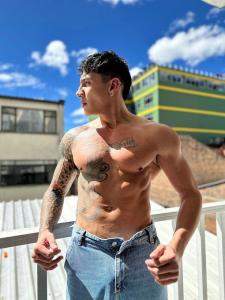 608374027: Chico busca chica en Madrid