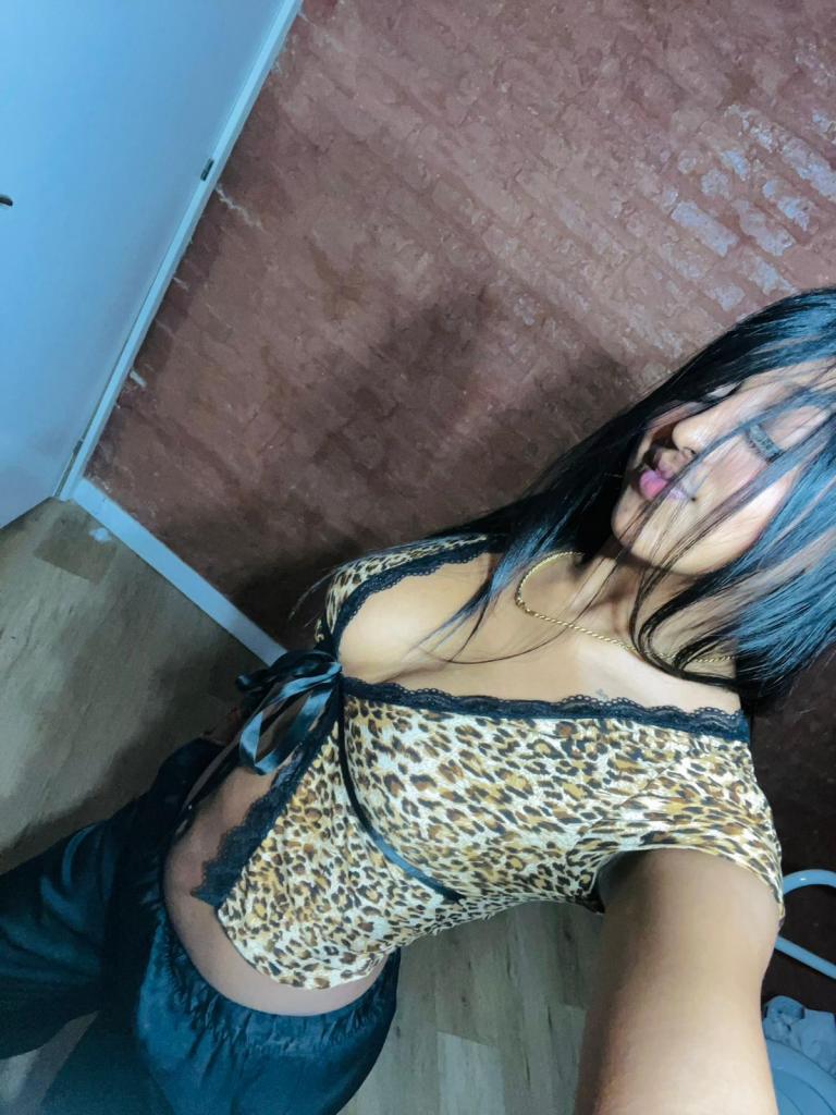 643964279: Chica busca chico en Castellón