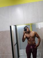 667589328: Chico busca chica en Sevilla