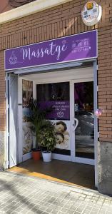 Chica busca chico en Barcelona: 