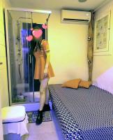 654746818: Chica busca chico en Barcelona