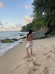 687658076: Chica busca chico en Sevilla