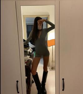 613287657: Chica busca chico en Málaga