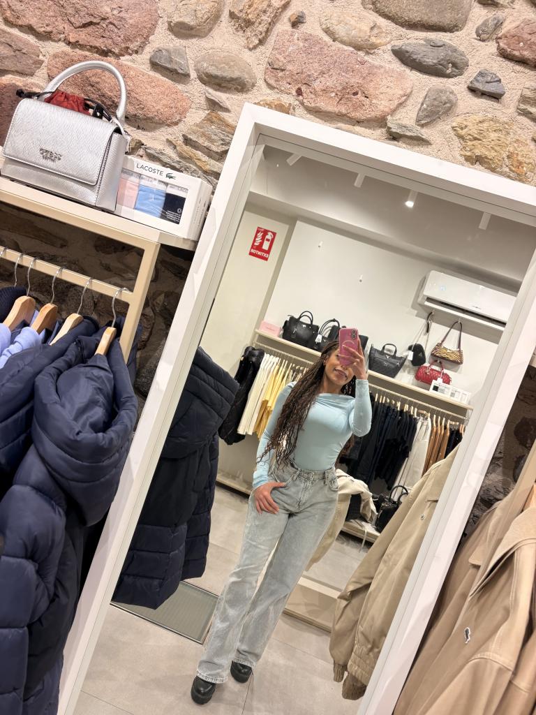 Chica busca chico en Barcelona: Chica busca chico