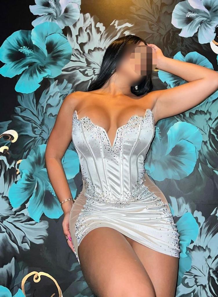 644551866: Chica busca chico en Málaga