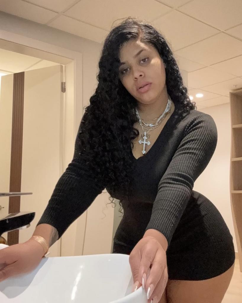 Chica busca chico en Huelva: 