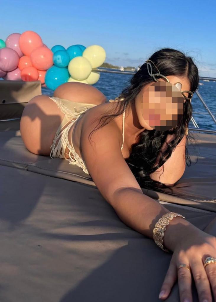 Chica busca chico en Málaga: Chica busca chico