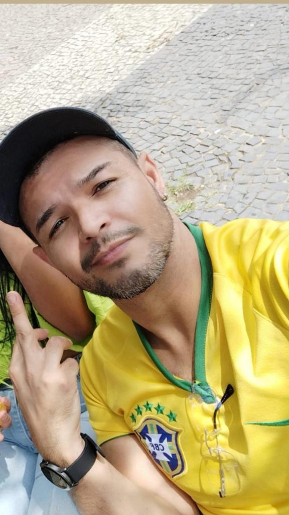 623480788: Chico busca chica en Granada