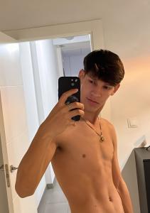 674344545: Chico busca chica en Granada