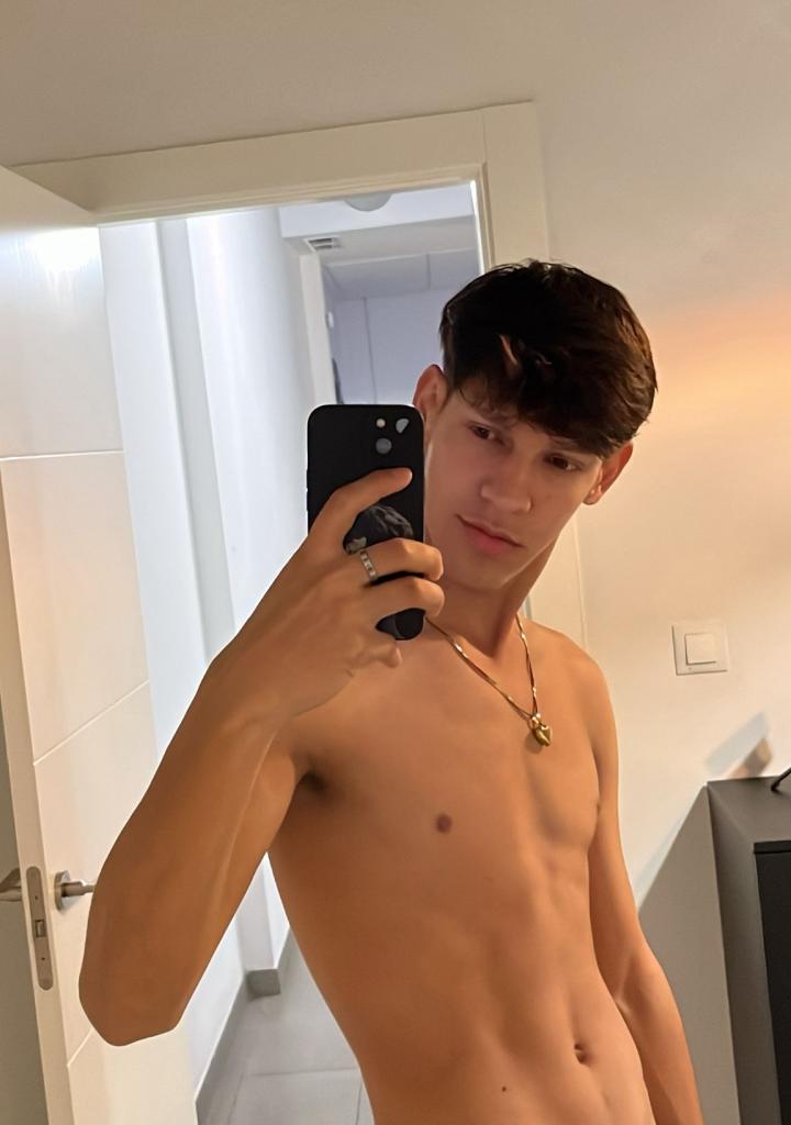 674344545: Chico busca chica en Granada