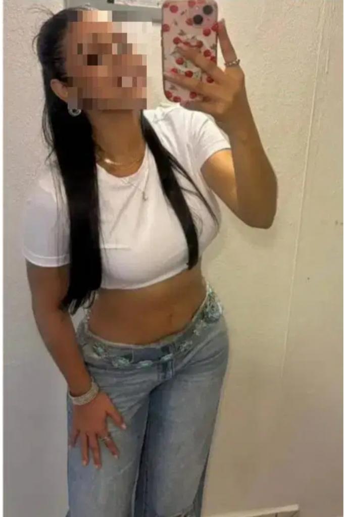 Chica busca chico en Huelva: 